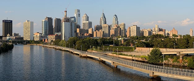 Philadelphia_from_South_Street_Bridge_July_2016_panorama_1.jpg